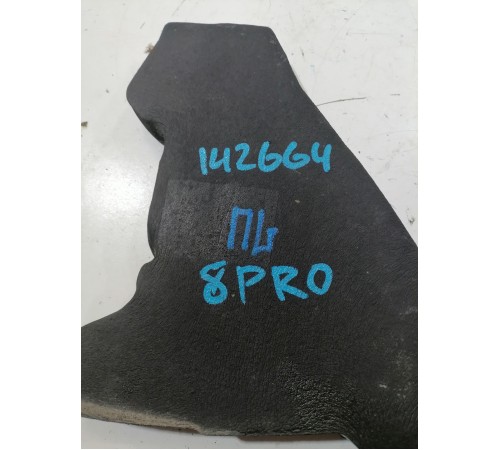 Уплотнитель переднего крыла левый