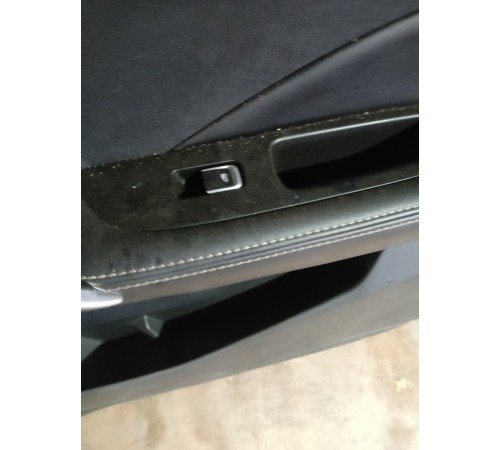 Обшивка двери передняя правая