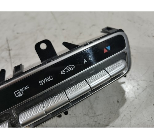 Блок управления климатом передний