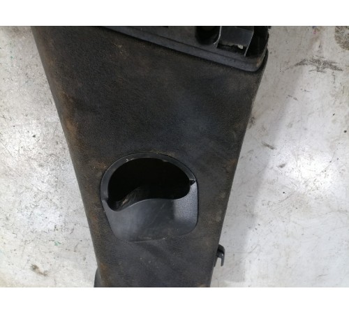 Декоративная накладка левой средней стойки (алькантара)