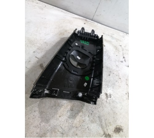 Декоративная накладка левой средней стойки (алькантара)