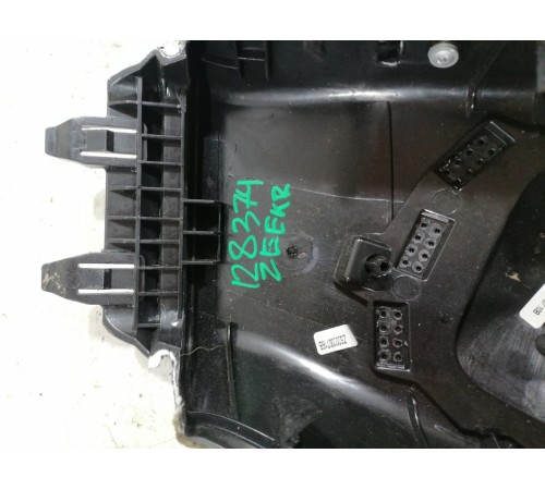 Декоративная накладка левой средней стойки (алькантара)