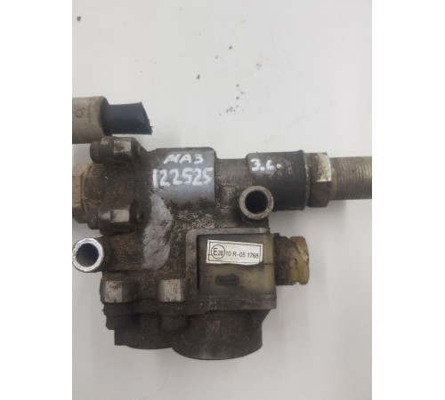 Кран тормозной задний левый