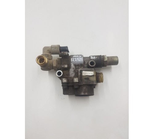 Кран тормозной задний левый