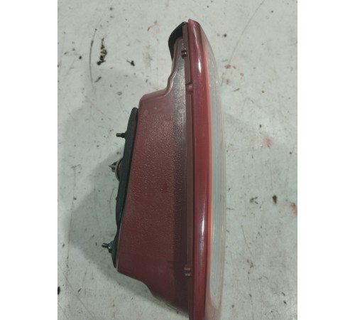 Фонарь крышки багажника левый