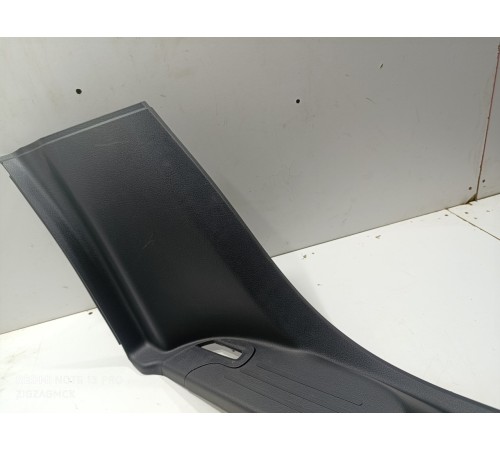 Накладка порога левая задняя внутренняя