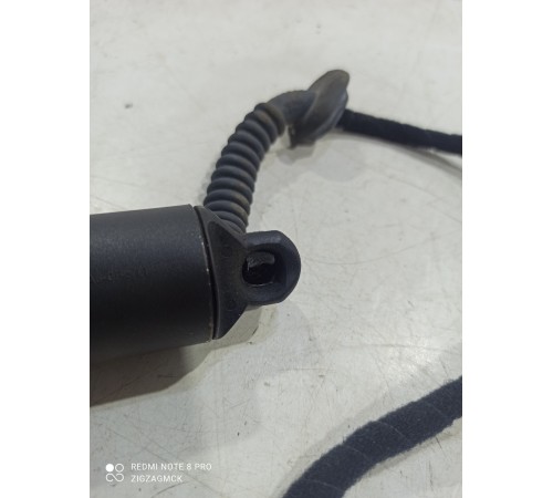 Амортизатор крышки багажника(правый)