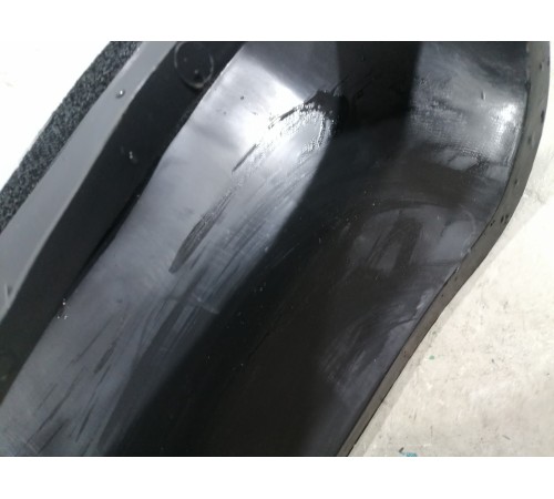 Пластик заглушка кузова