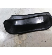 Пластик заглушка кузова