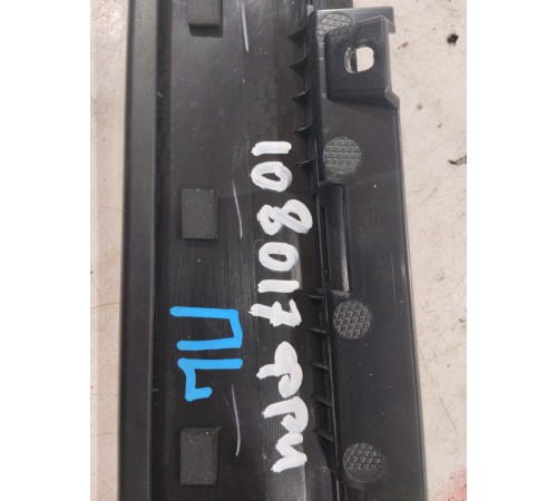 Накладка (молдинг) двери передняя левая