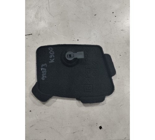 Заглушка обшивки багажника правая