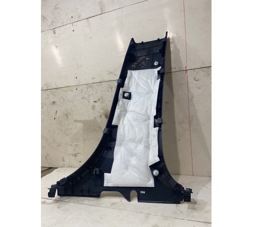 Обшивка стойки центральная левая