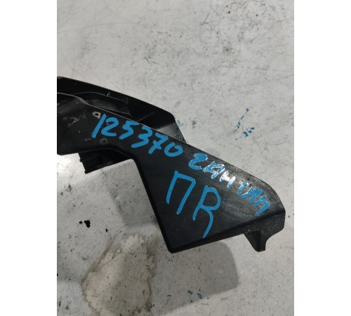 Кронштейн бампера передний правый