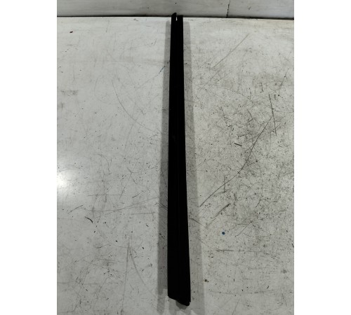 Уплотнитель стекла задний левый внутренний