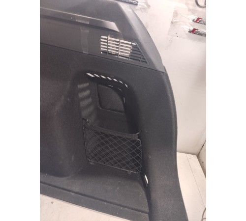 Обшивка багажника правая