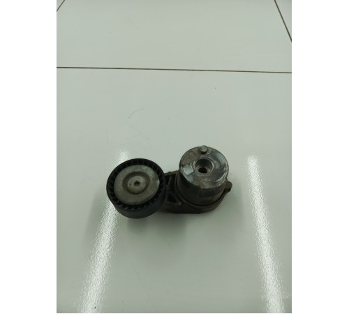 Ролик натяжителя ремня