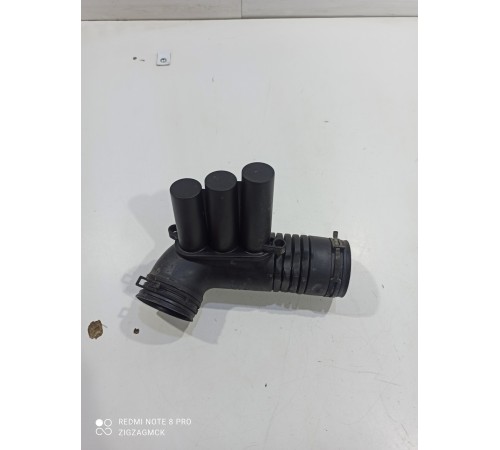 Патрубок воздушного фильтра