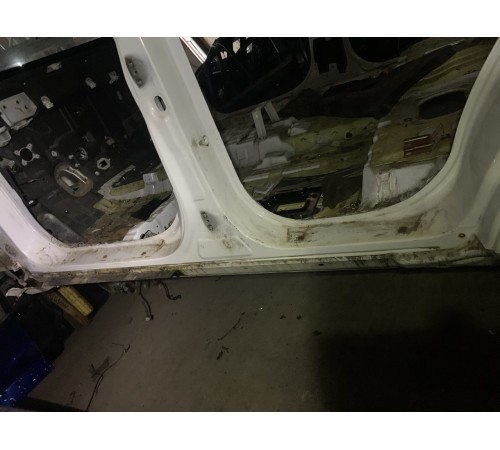 Порог со стойкой (левый)