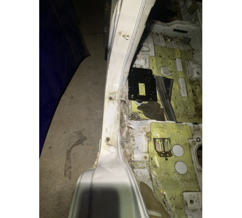 Порог со стойкой (левый)