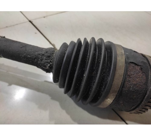 Полуось (привод) (передний, правый)