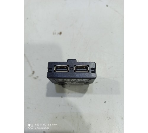 Разъем USB (двойной)