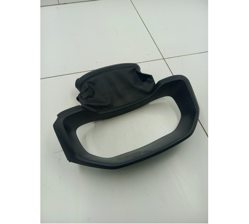 Обшивка щитка приборов