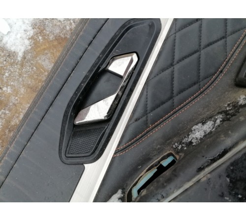 Обшива двери передняя правая