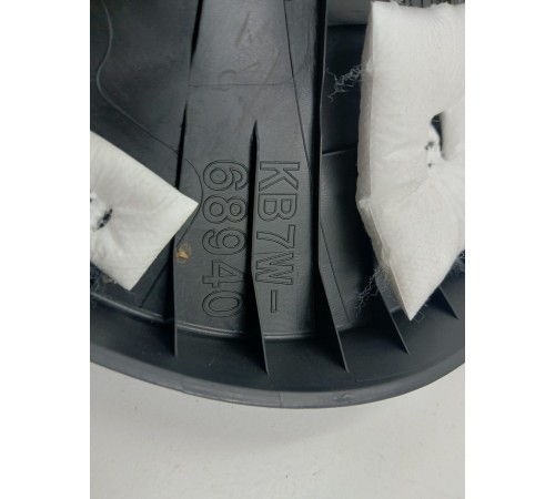 Обшивка крышки багажника задняя правая