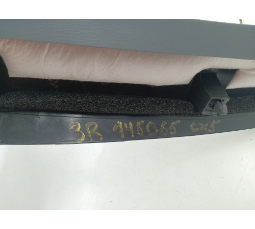 Обшивка крышки багажника задняя правая