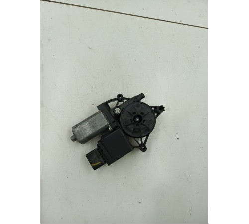 Моторчик стеклоподьемника передний левый