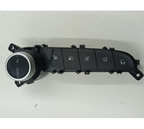 Блок многофункциональных кнопок центральной консоли правый