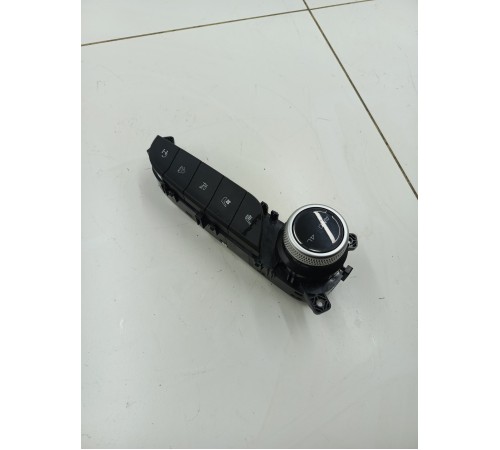 Блок многофункциональных кнопок центральной консоли правый