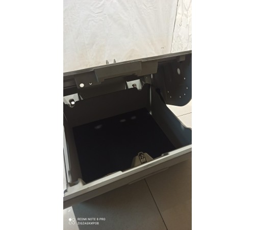 Ящик вещевой консоли центральный