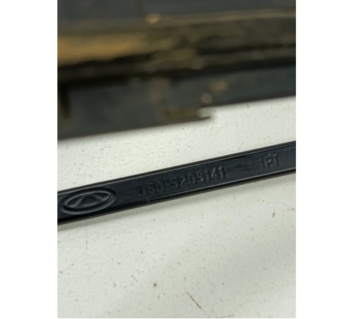 Поводок стеклоочистителя правый