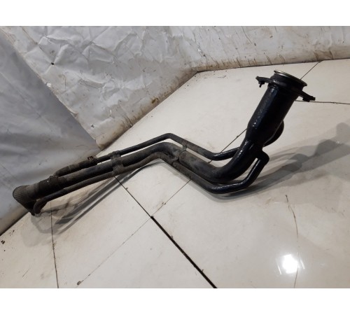 Горловина топливного бака