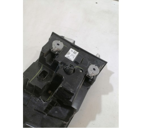 Фонарь задний левый наружный