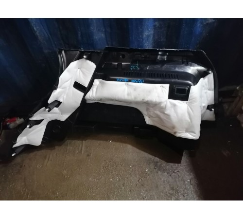 Обшивка багажника (левая)