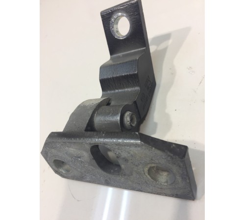 Петля двери передней правой нижняя