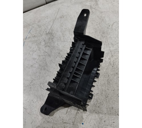 Кронштейн блока предохранителей и реле