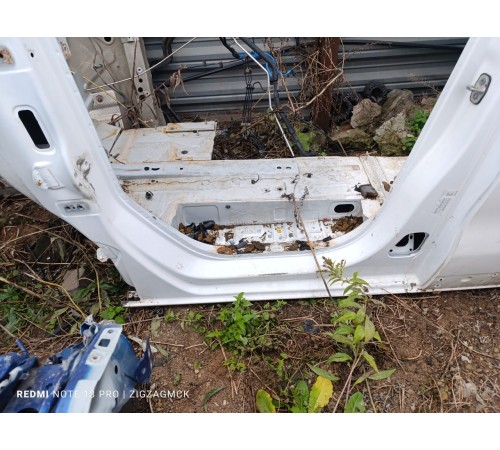 Левая сторона кузова