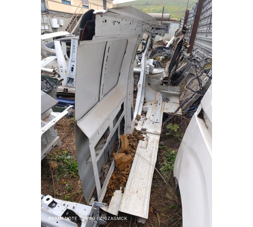 Левая сторона кузова