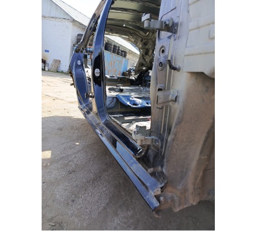 Порог со стойкой правый