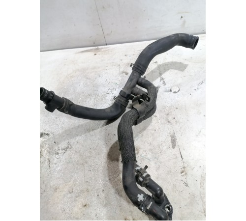 Патрубок системы охлаждения с тройником