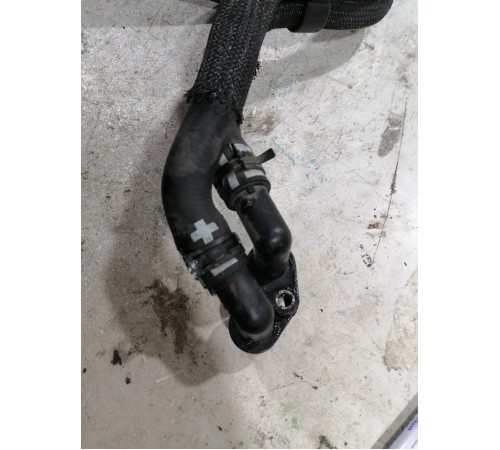 Патрубок системы охлаждения с тройником