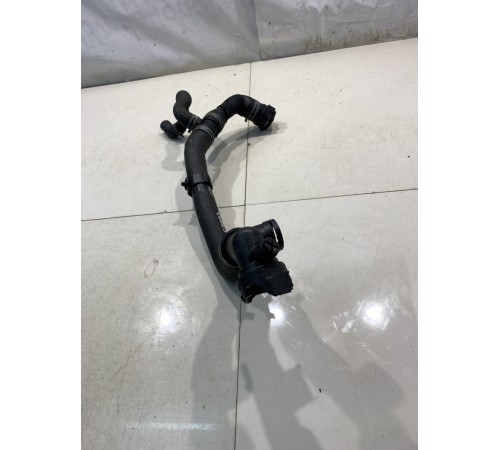 Патрубок системы охлаждения