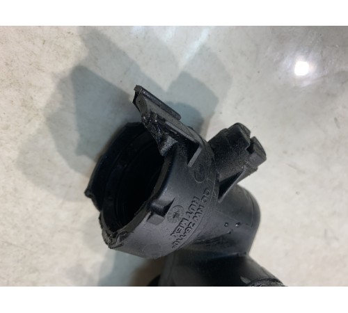 Патрубок системы охлаждения