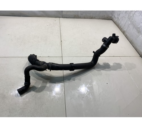 Патрубок системы охлаждения