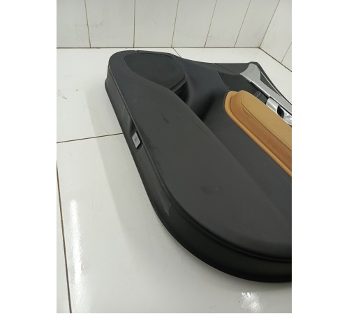 Обшивка двери передняя правая