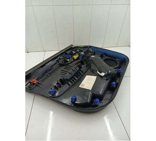 Обшивка двери передняя правая