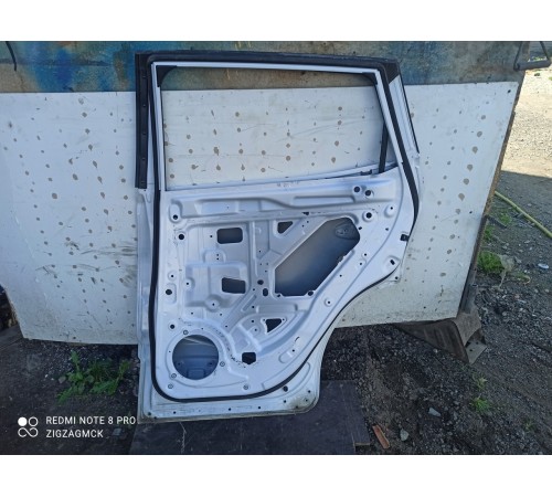 Дверь (задняя правая)